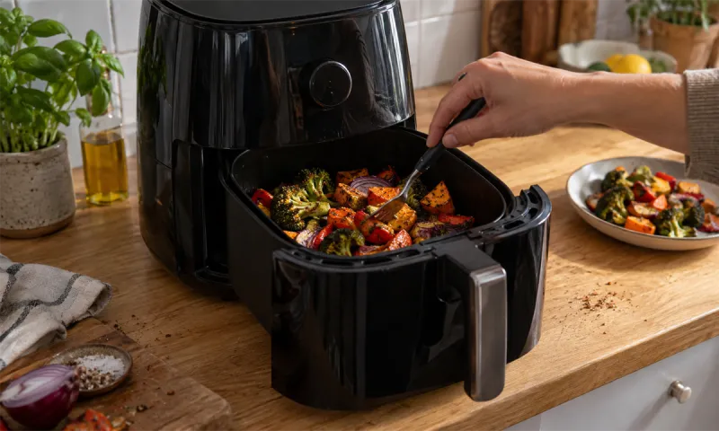 Air fryer: Τι προσφέρει πραγματικά και πού χρειάζεται προσοχή