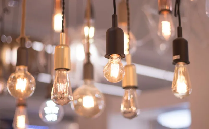 Λάμπες LED: πώς επιλέγουμε χωρίς να κοιτάμε μόνο τα Watt