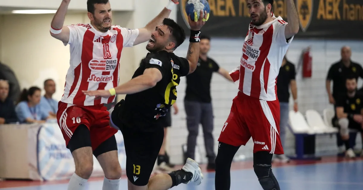 Ολυμπιακός ΑΕΚ: Η πρώτη κούπα και το 10-1 | Αθλητικά στο LivePress.gr