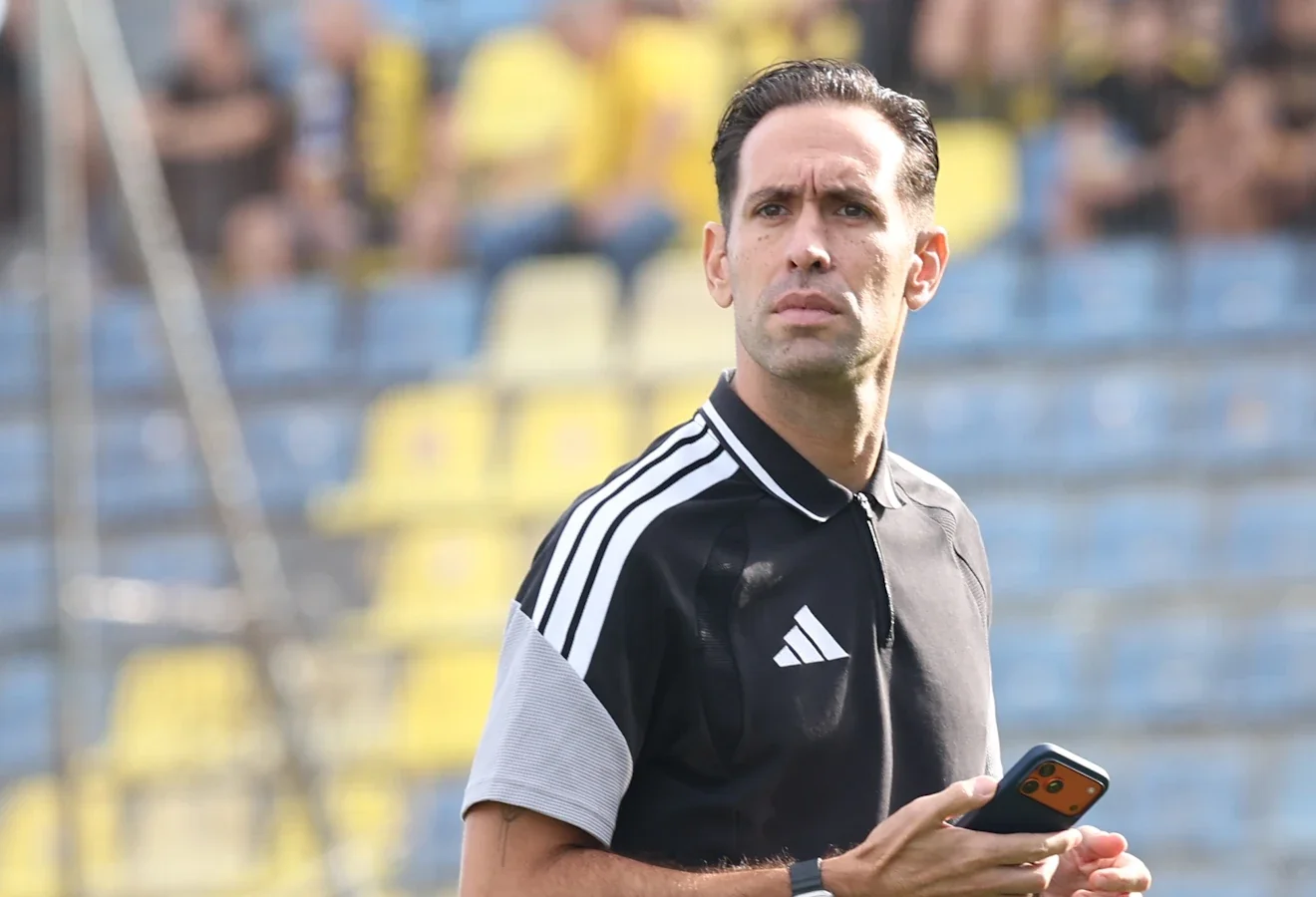 Διαιτητές και αγώνες της Super League