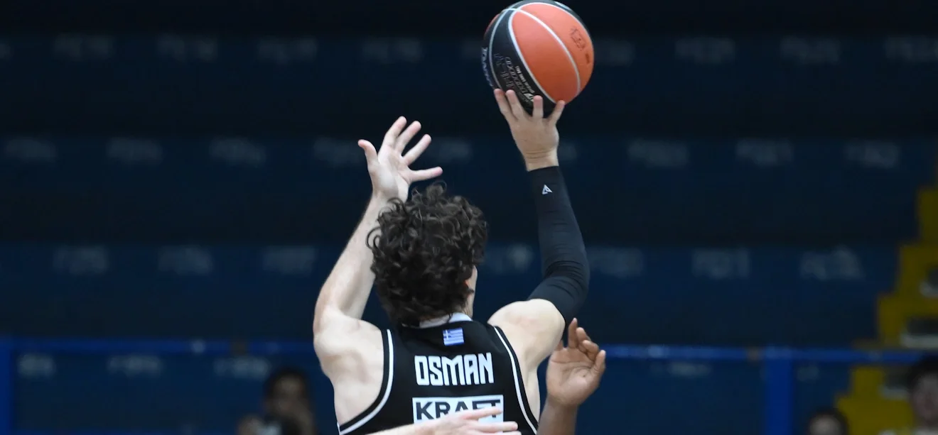 Ο Οσμάν εκτελεί τον Παναθηναϊκός με τρίποντο / Φωτογραφία: Intime
