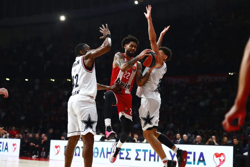 Ολυμπιακός: Ο Ντάνστον μπήκε και δεν χαρίζει λεπτό σε κανέναν