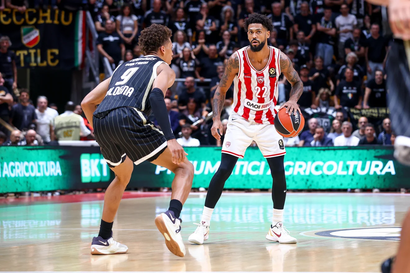 Ο Τάιλερ Ντόρσεϊ σε αγώνα του Ολυμπιακού στη EuroLeague