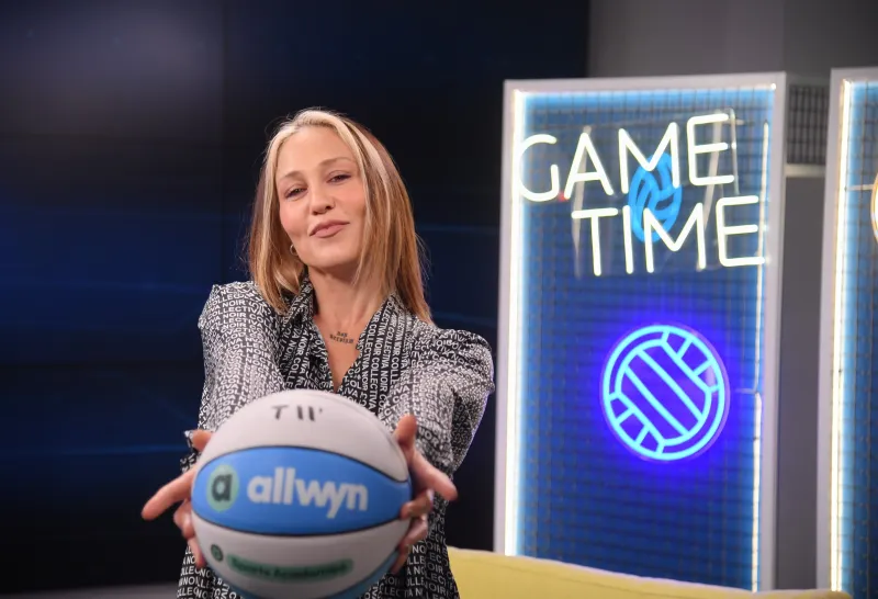 Η Πηνελόπη Αναστασοπούλου σε motorsport διάθεση στο Allwyn Game Time