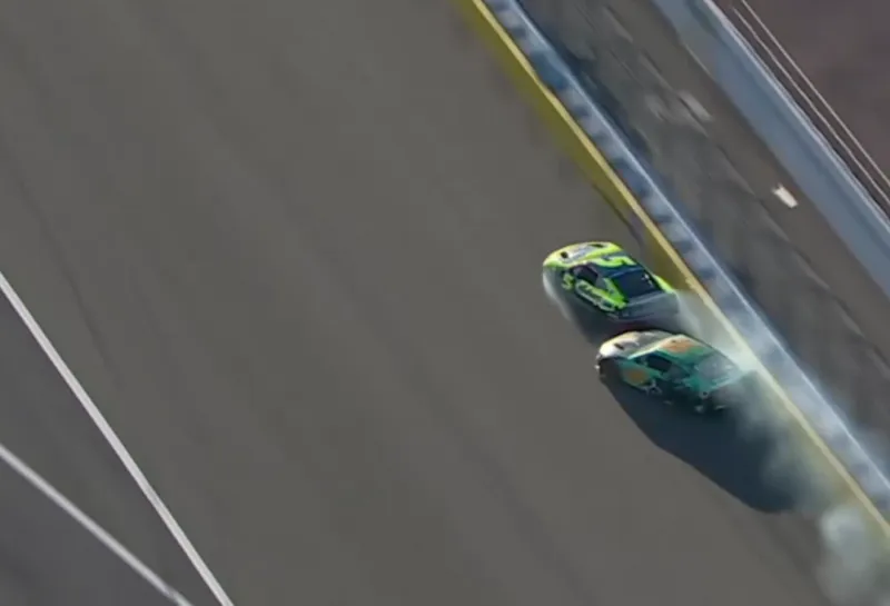 NASCAR: Τράκαραν πριν τον τερματισμό και βγήκαν 2ος και 3ος (video)