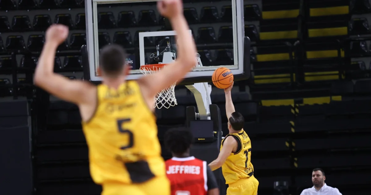 ΑΕΚ: Ανατροπή στα 1,2" και νίκη με 95-93 | Αθλητικά στο LivePress.gr