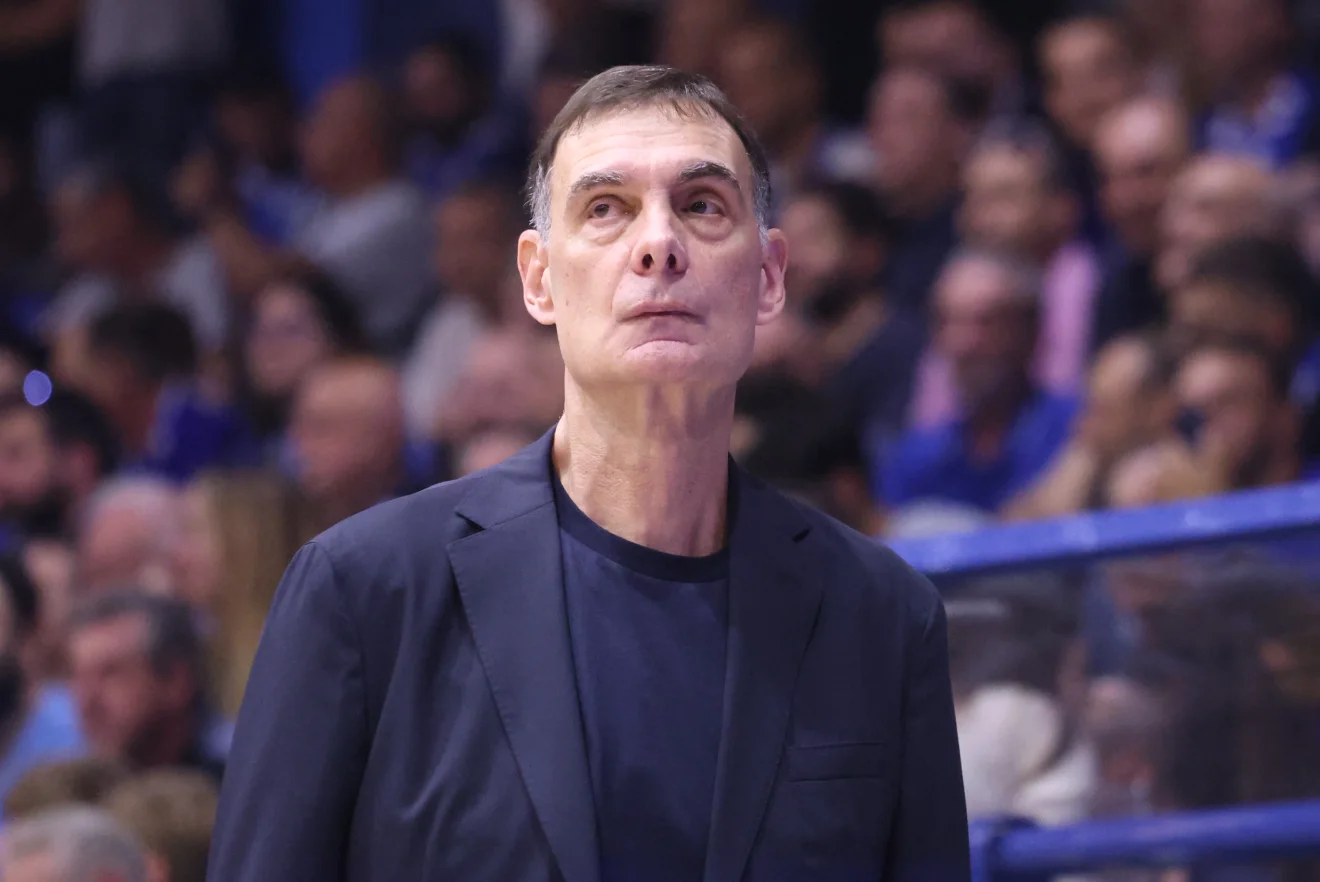 Παίκτες του Ολυμπιακού σε αγώνα μπάσκετ της EuroLeague.