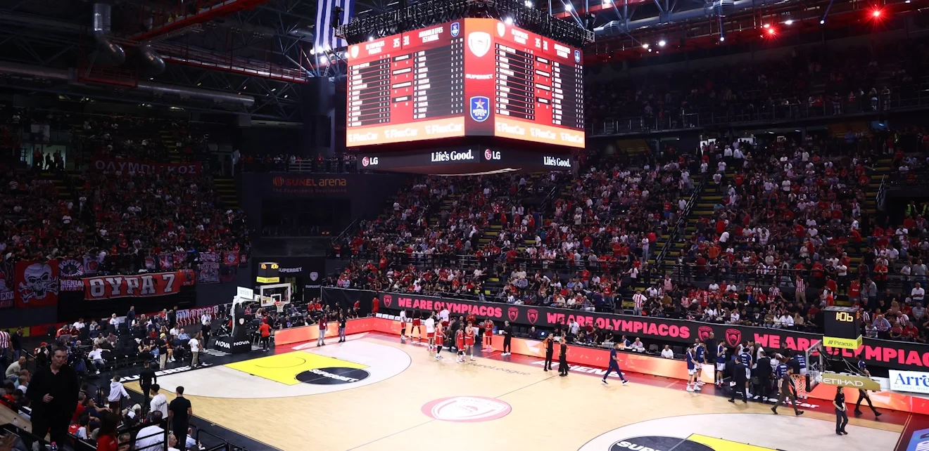 Η Sunel Arena με οπαδούς του Ολυμπιακού / Φωτογραφία: Intime