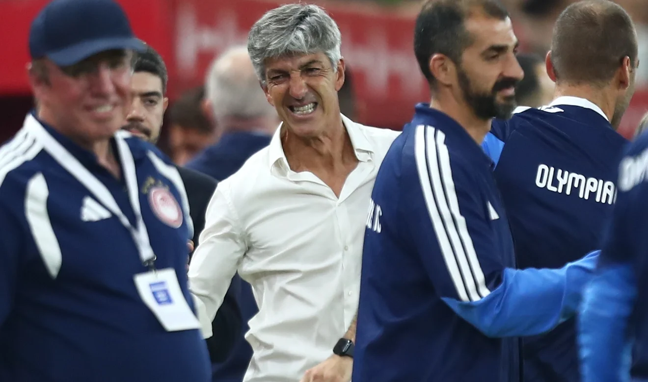 Ο Ιμανόλ πανηγυρίζει τη νίκη του Ολυμπιακού / Φωτογραφία: Intime