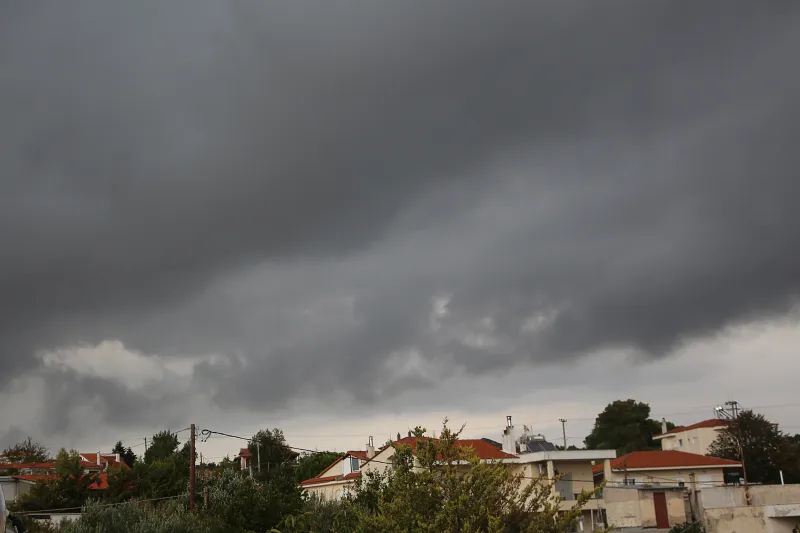 Κακοκαιρία: Η Αττική στο πορτοκαλί για 8 ώρες, σε τρεις περιοχές η βροχή θα επιμείνει