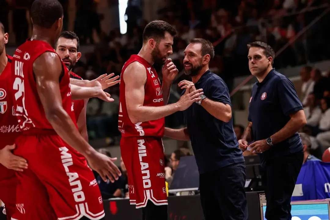 Ζόρια για τον Άλεκ Πίτερς στο Μιλάνο.