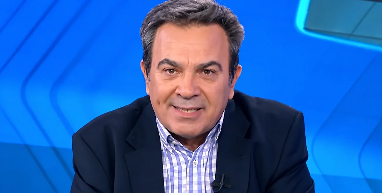 Ο Αντώνης Καρπετόπουλος στο στούντιο του Mega / Φωτογραφία: Mega