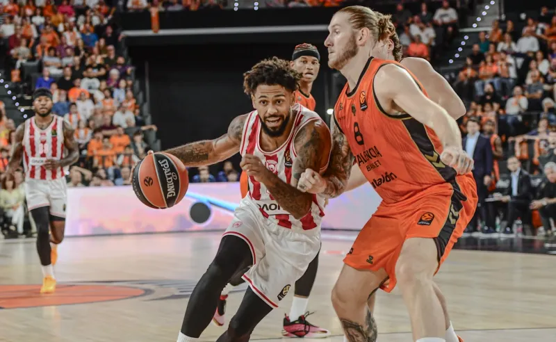 Ολυμπιακός: Τζον Κόντσαρ ή Οτσάι Αγκμπάτζι για τη θέση του Τάιλερ Ντόρσεϊ