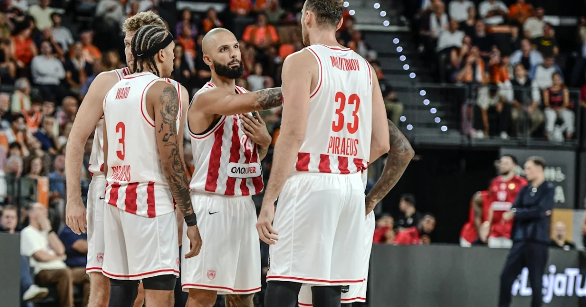 Ολυμπιακός: Οπαδοί έμειναν εκτός γηπέδου στη Βαρκελώνη | Αθλητικά στο LivePress.gr
