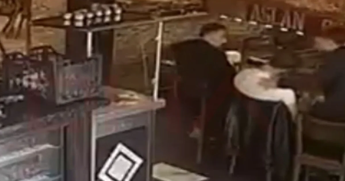 Πελάτης πνιγόταν από αγγούρι, τον έσωσε ο ιδιοκτήτης | Αθλητικά στο LivePress.gr