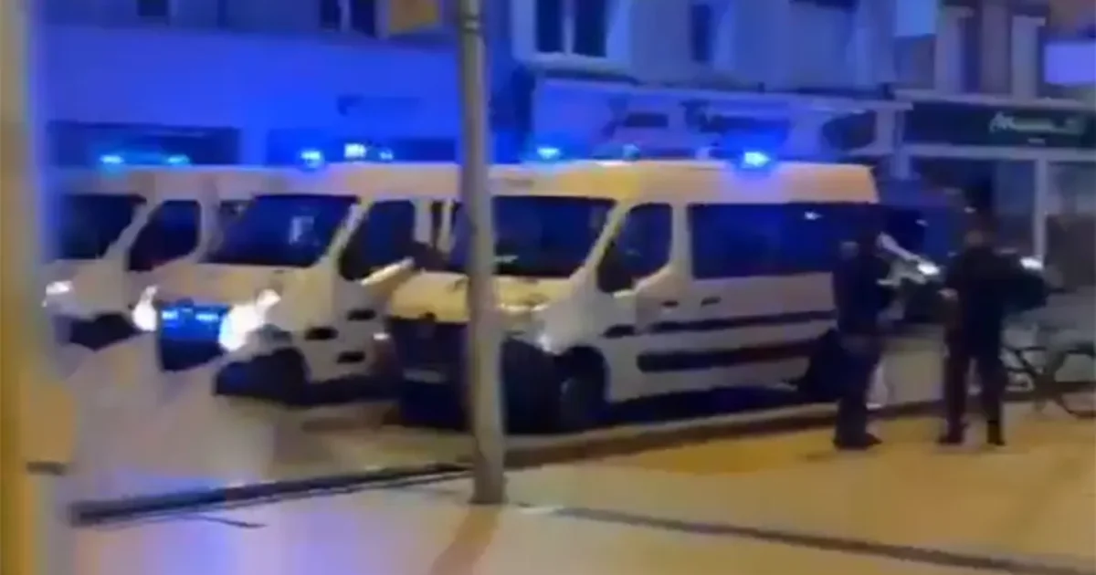 Γαλλία: Διμοιρίες προστάτευαν το ζαχαροπλαστείο Μακρόν | Αθλητικά στο PlusTV.gr