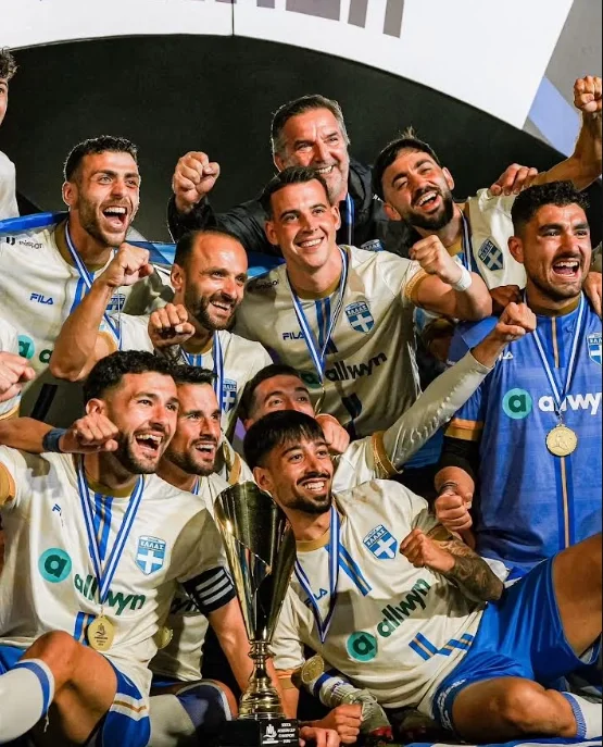 Η Ελληνική Ομάδα Socca πανηγυρίζει την κατάκτηση του Socca Aegean Cup