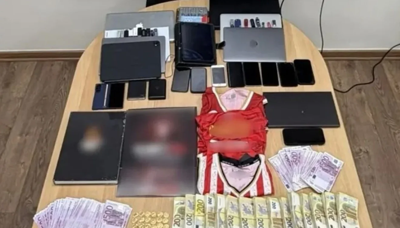 Κατασχεμένα για την έρευνα στην υπόθεση των στημένων / Φωτογραφία: Intime
