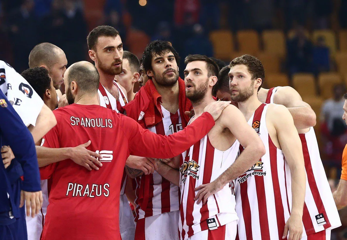 Ξυπνητήρια και καμπάνες, βαρούν όλα μαζί...