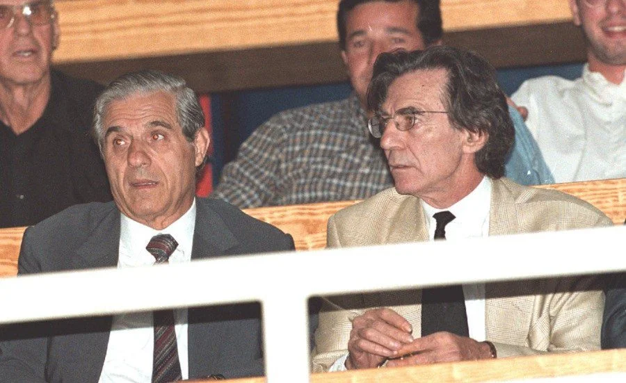 Γελάς ή κλαις που σου πήραν ό,τι είχες;