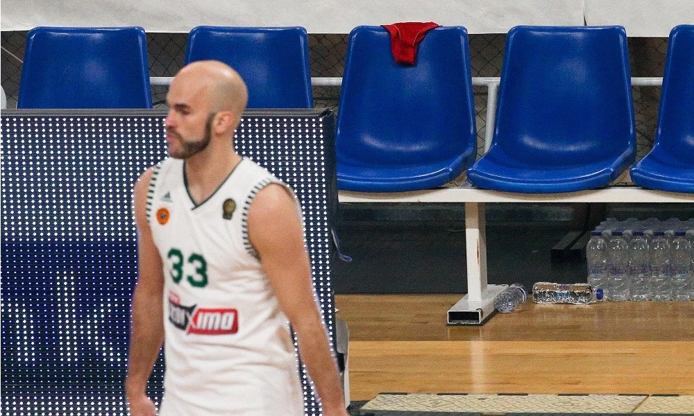 Ένα κόκκινο στρινγκ και το μπάσκετμπολ του… κώλου