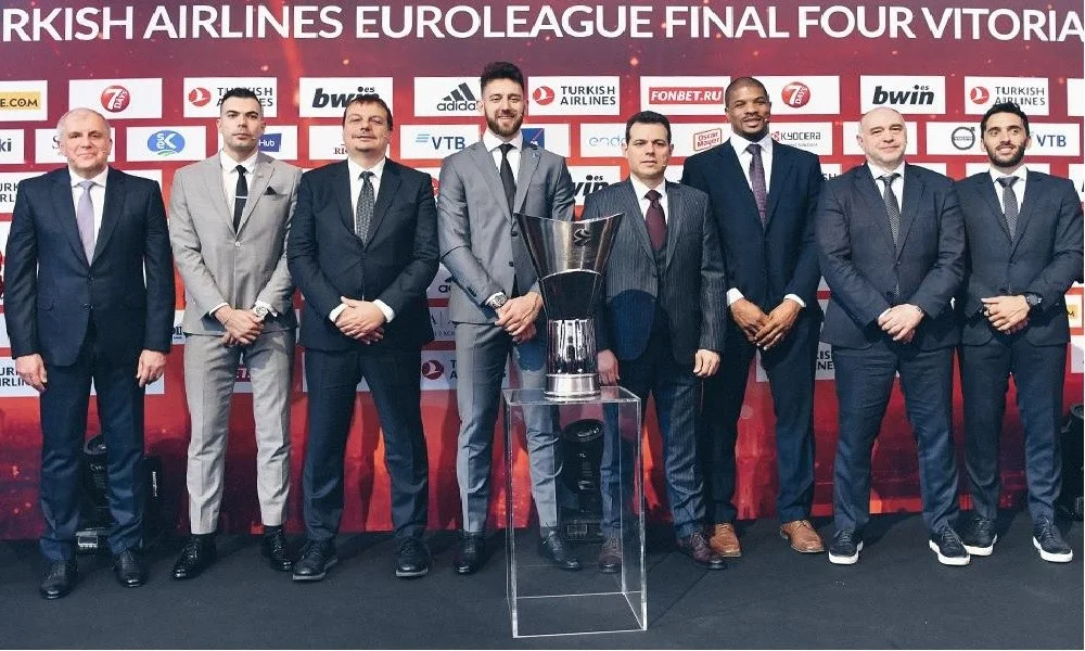 Φάιναλ Φορ εσείς, συσκέψεις εμείς!