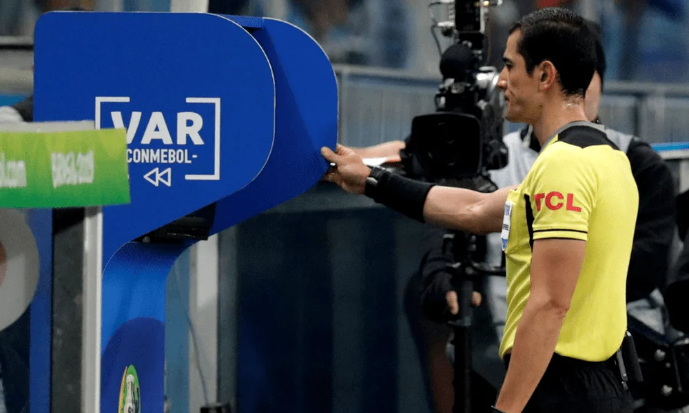 VAR στο Κόπα Αμέρικα; Κάτι δεν πάει καλά...