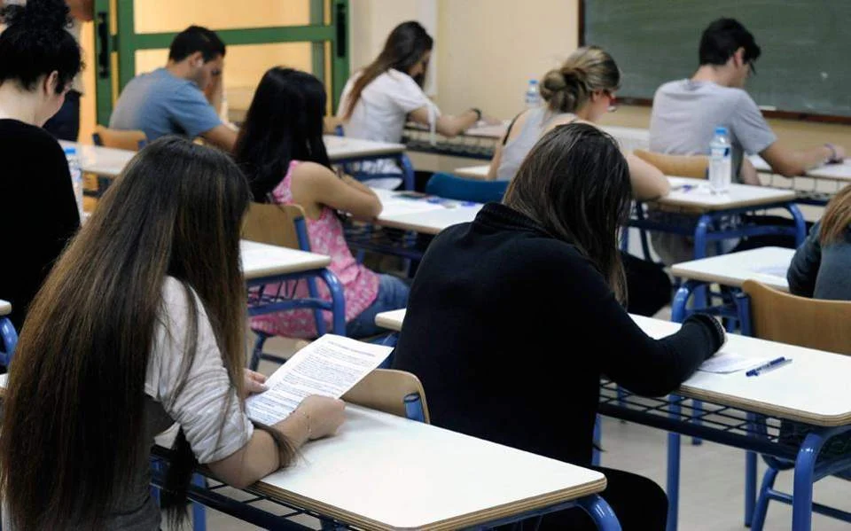 Τέλος οι πανελλήνιες στα χαρτιά... στο μυαλό όμως;