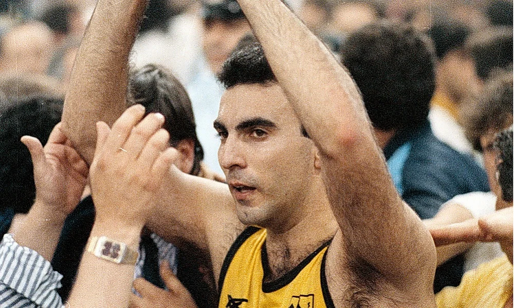 E και; Φτιάξτε ένα τεράστιο γκράφιτι