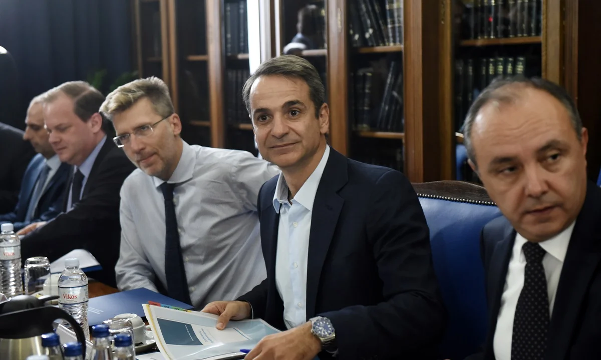 Το μπουρλότο στο πρωτάθλημα... μυρίζει παρέμβαση Μητσοτάκη!
