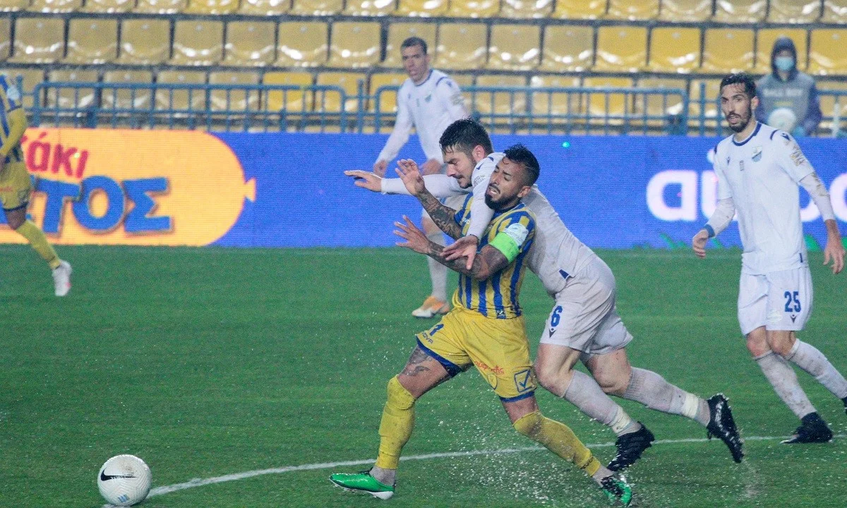 Θα πέσουν κορμιά στα πλέι άουτ της Super League - Ομορφιές και... Μπαρτσελόνες