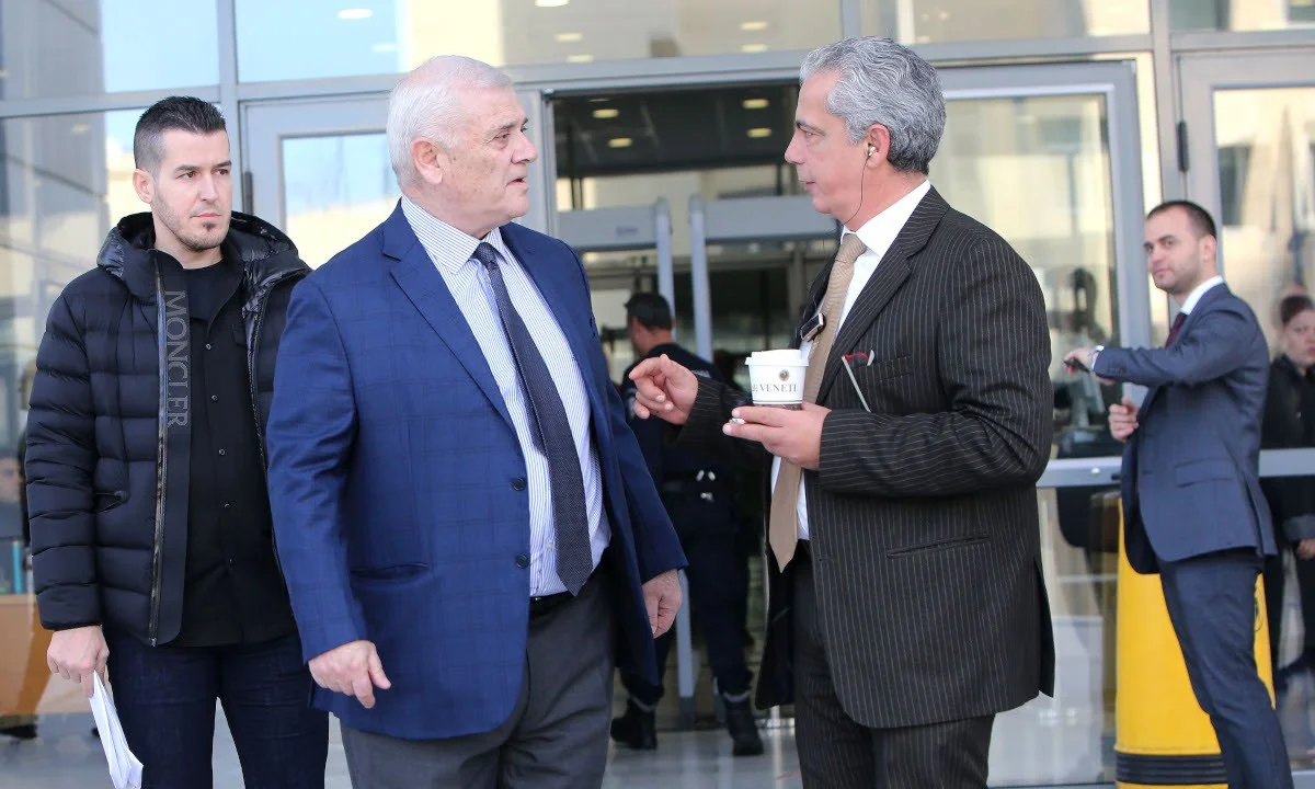 Να συμφιλιωθεί με την κακή κατάσταση μπας και...