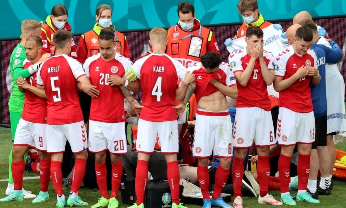 Euro 2020: Ο Έρικσεν έπεσε, μόλις έπεσε - Από χθες, όλα τα παιδιά θα ήθελαν να είναι ο Κιάερ κι ο Σμάιχελ!