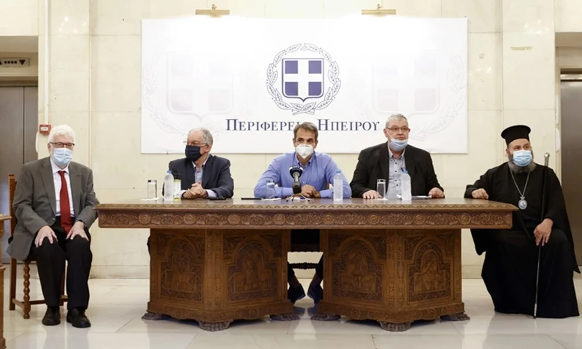 Κυριάκος Μητσοτάκης: Και «Καίσαρας» και «Πάπας» - Απαίτησε από Μητροπολίτη να λέει στο κήρυγμά του πως «δεν θέλει κανέναν ανεμβολίαστο»!