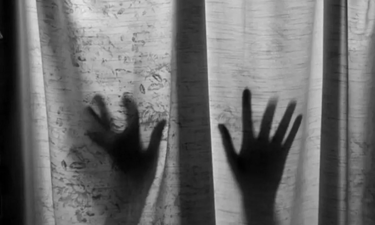 Πολλοί λένε ότι στην Ελλάδα που ζεις δε γίνεται να έχεις και ιδιαίτερες απαιτήσεις αφού το σύνολο των λειτουργιών έχει πέσει υπό του μηδενός.