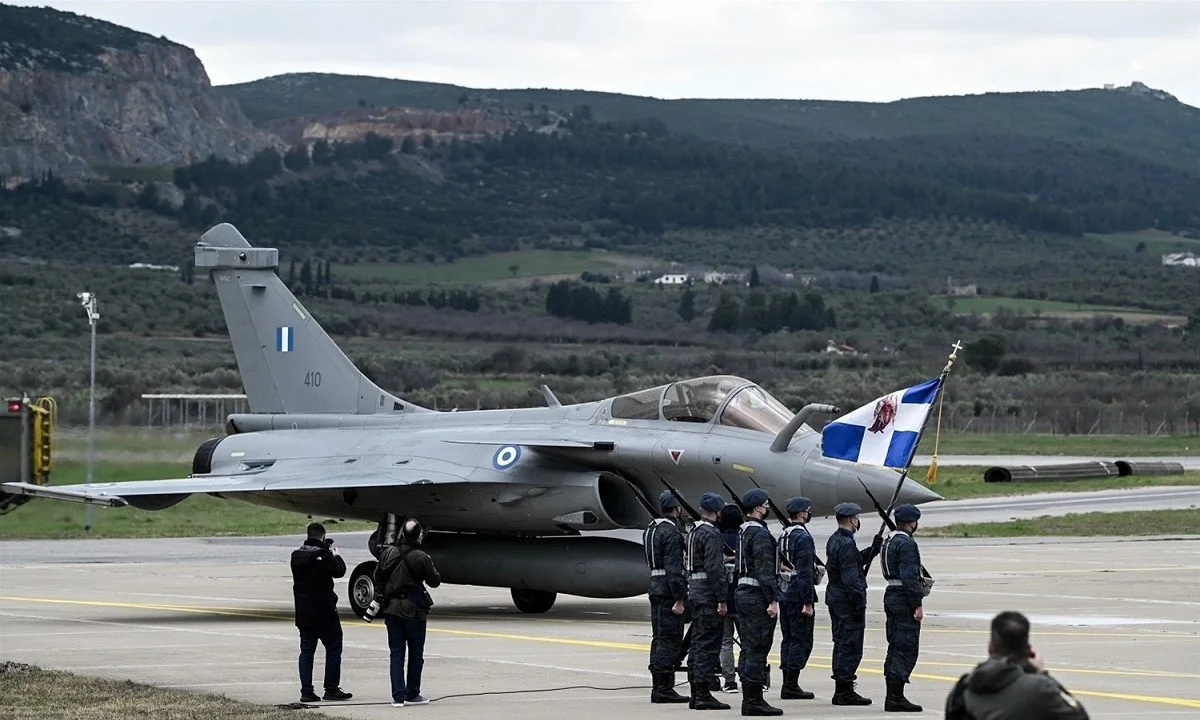 Σε οτιδήποτε αφορά στην ενίσχυση της άμυνας της χώρας, κάτι που κάνουν τα Rafale δεν είμαι αντίθετος αλλά υπάρχει κι ένα όριο.