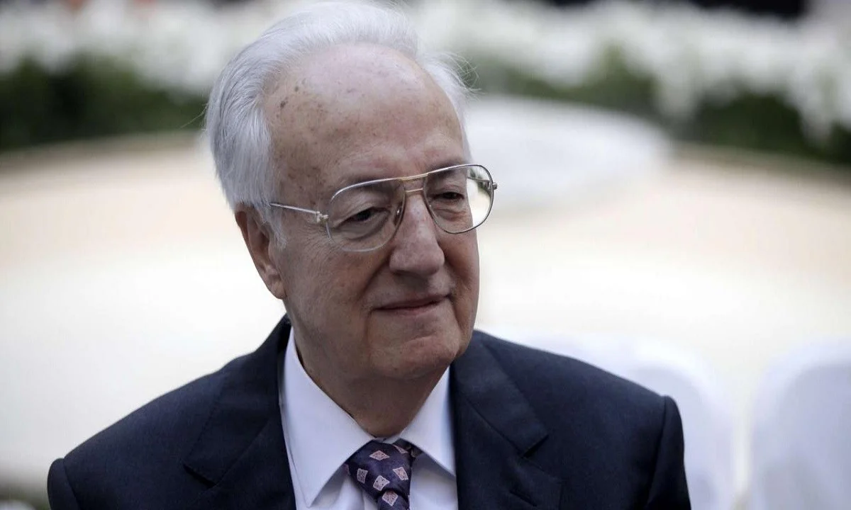 Ο Χρήστος Σαρτζετάκης δεν ήταν απλώς ο Πρόεδρος της Δημοκρατίας κατά το διάστημα 1985-1990 αλλά κάτι πολύ περισσότερο.