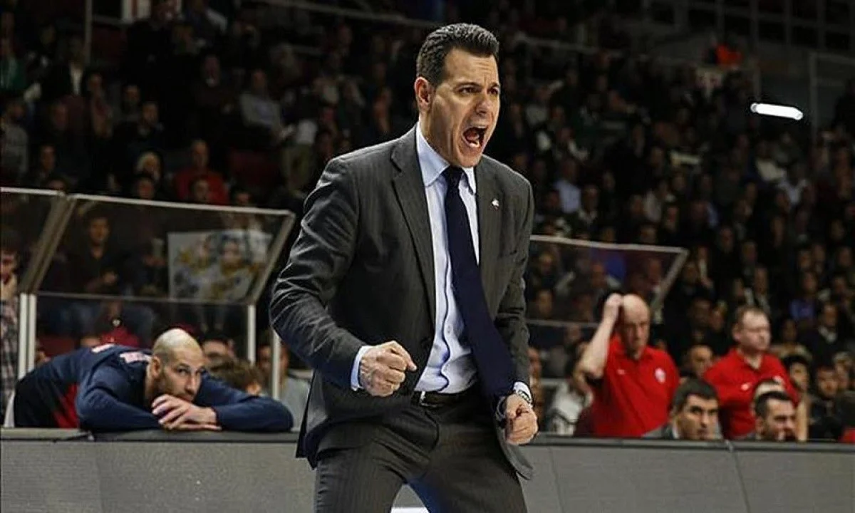 Ο Δημήτρης Ιτούδης «κλείνει» το τεράστιο κεφάλαιο της ΤΣΣΚΑ μετά από οχτώ χρόνια και όχι με τον καλύτερο τρόπο.