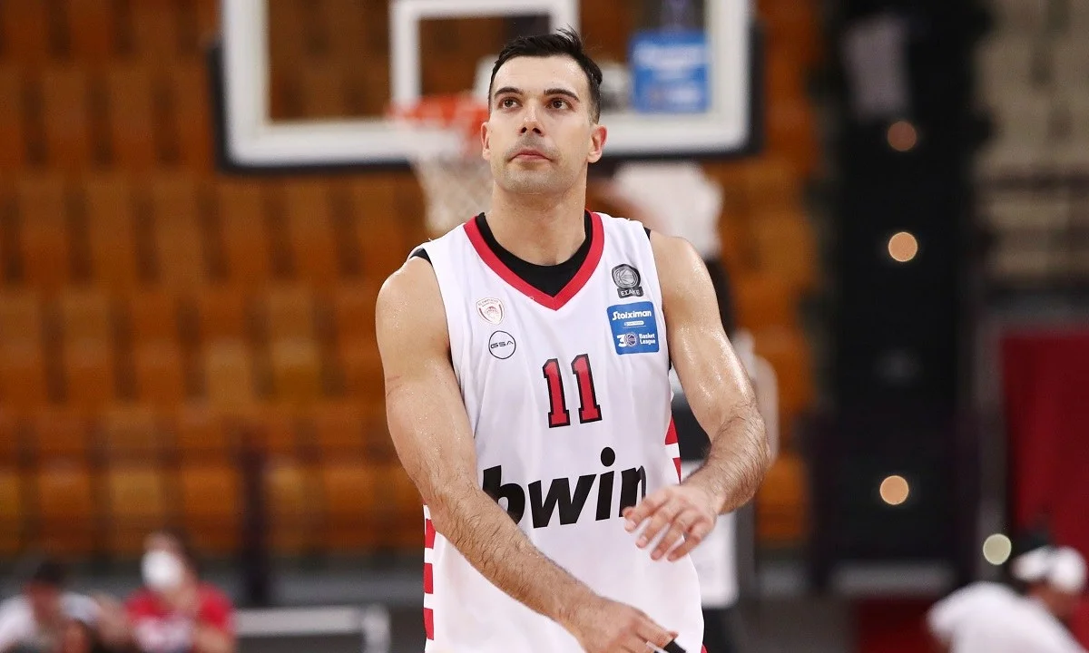 Ο Ολυμπιακός «καθάρισε» εύκολα με 3-0 τη σειρά απέναντι στον Προμηθέα και περιμένει να ολοκληρωθεί η σειρά του Παναθηναϊκού με τη Λάρισα.