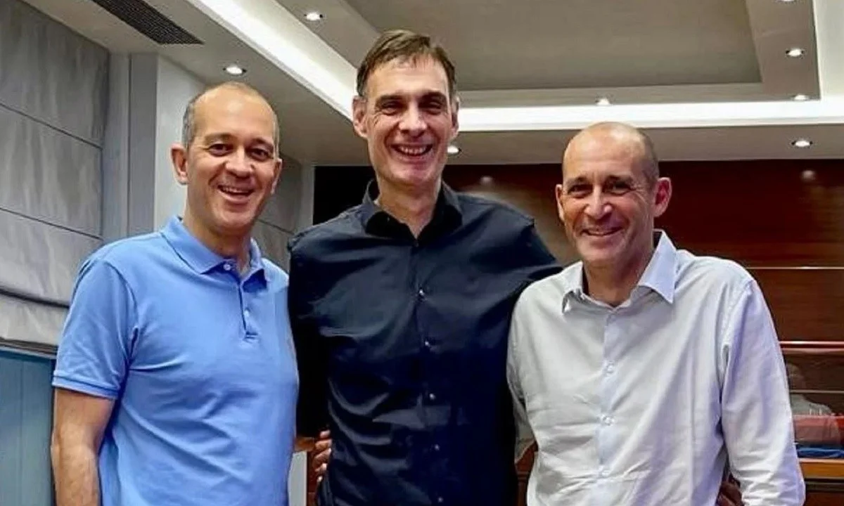 Το ότι ο Γιώργος Μπαρτζώκας θα παρέμενε στον Ολυμπιακό ήταν κάτι το αναμενόμενο αφού και οι δύο πλευρές ήθελαν να συνεχίσουν τη συνεργασία τους.