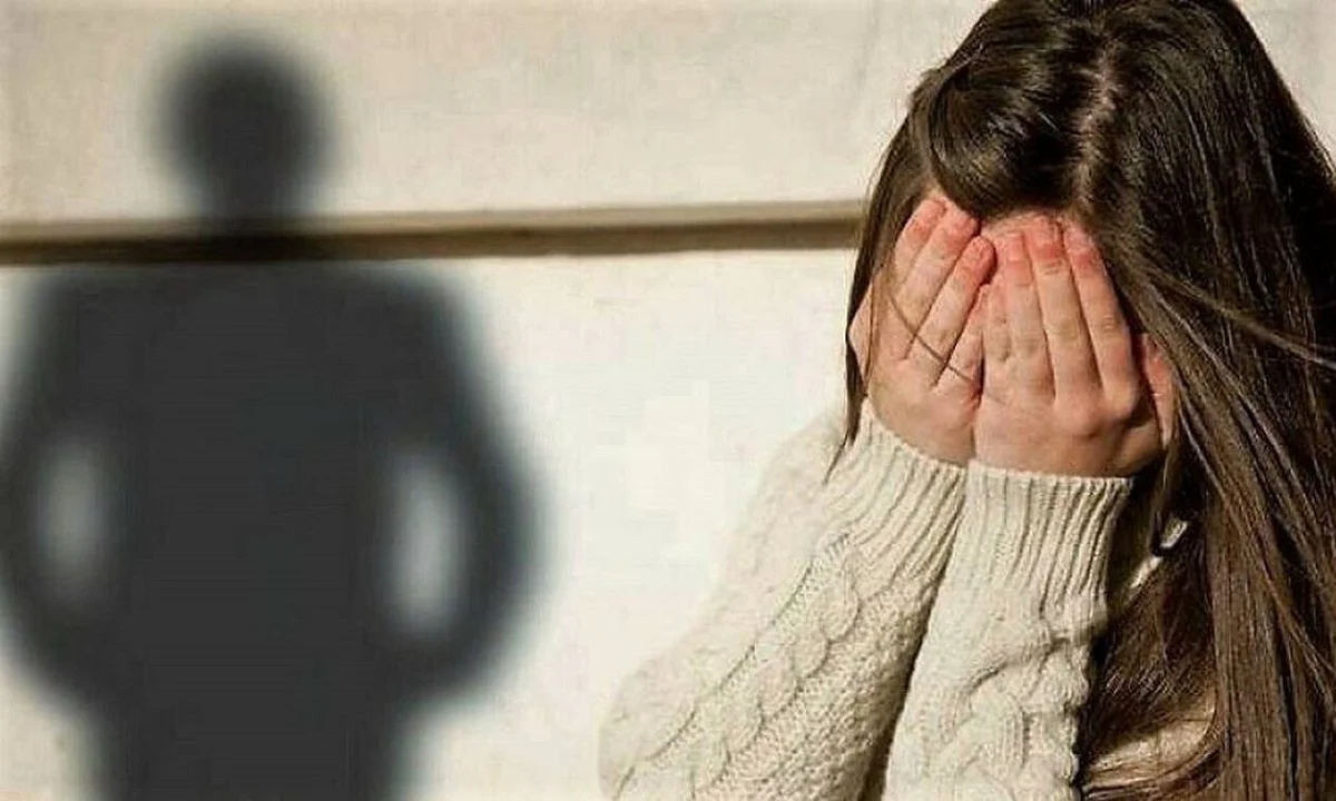 Είναι παιδοβιαστές οι 213 που περίμεναν στην «ουρά» για να βγάλουν όλη τους την ανωμαλία σε ένα παιδικό κορμάκι και να εγκληματίσουν σε μια παιδική ψυχή.