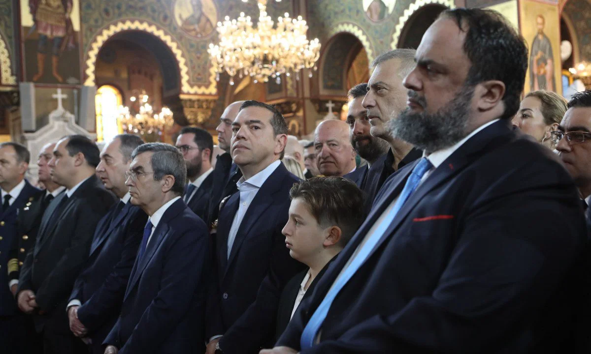 Ο Αλέξης Τσίπρας και ο Βαγγέλης Μαρινάκης ήταν μαζί στον Πειραιά για τα Θεοφάνεια με ότι αυτό μπορεί να σημαίνει αθλητικά και πολιτικά.