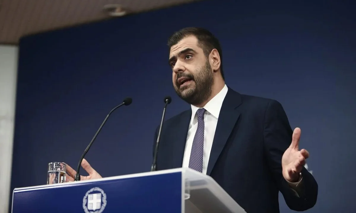 Ακυρώνοντας τον πνευματικό ρόλο της Εκκλησίας, ο ανεκδιήγητος Παύλος Μαρινάκης βγήκε να κάνει «κήρυγμα» περί της γκέι «αναμαρτησίας»!