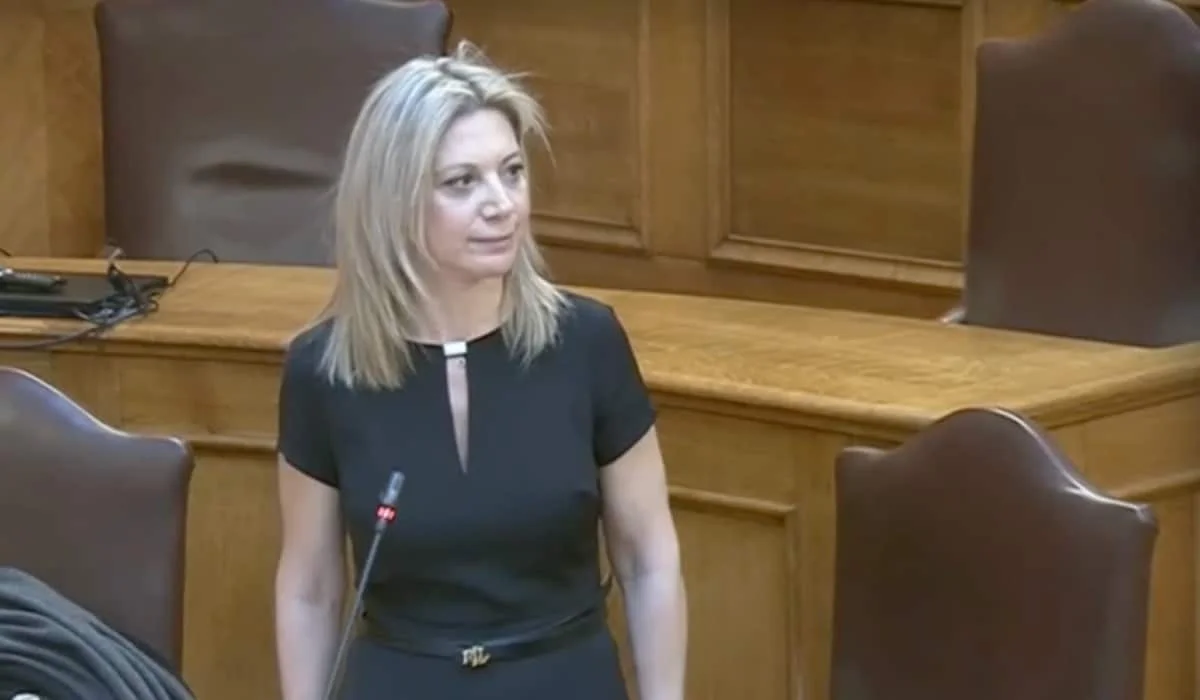 Με τα συγκλονιστικά λόγια της Μαρίας Καρυστιανού, ανάσανε όλη η Ελλάδα - Ήταν ένα κάλεσμα αφύπνισης που έβαλε φωτιά στην προσπάθεια συγκάλυψης.