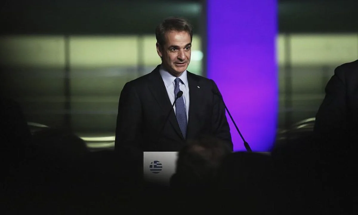 Κυριάκος Μητσοτάκης: Δηλώνει υποταγή στην «ελίτ» και διχάζει τη χώρα με διεστραμμένους νόμους για να σώσει την τραυματισμένη εικόνα του στην ΕΕ.