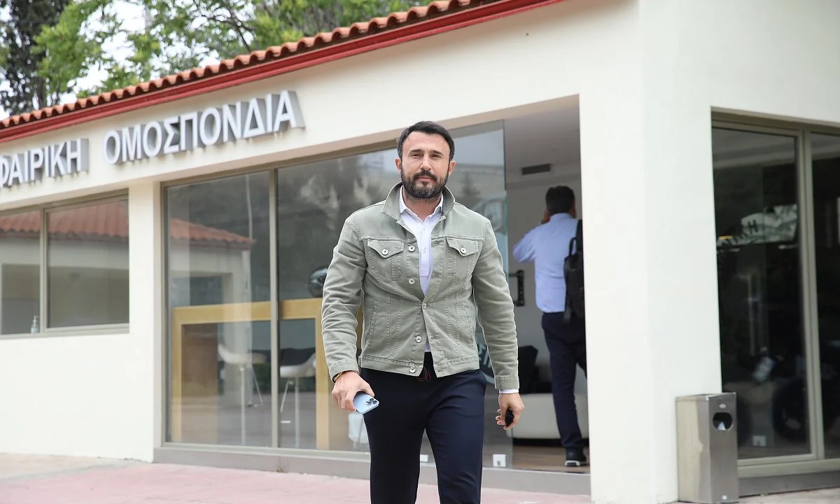 Τελικά μόνο ο Άρης ήθελε τελικό με κόσμο στον τελικό Κυπέλλου καθώς Παναθηναϊκός, ΕΠΟ και Μπέος ήθελαν το ακριβώς αντίθετο.