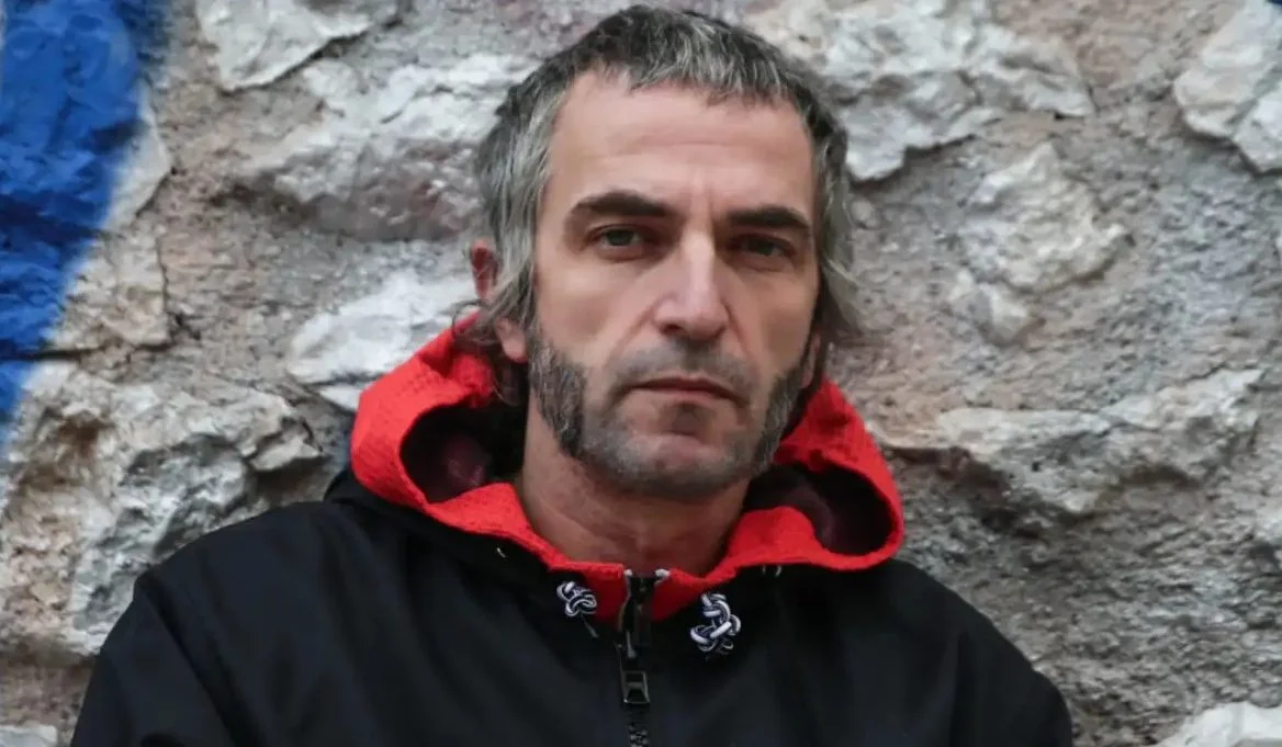 Ακόμα και ένα παρατημένο μωρό έχει περισσότερη τύχη από ένα δολοφονημένο - Ο Άρης Σερβετάλης είπε τα πράγματα με το όνομά τους
