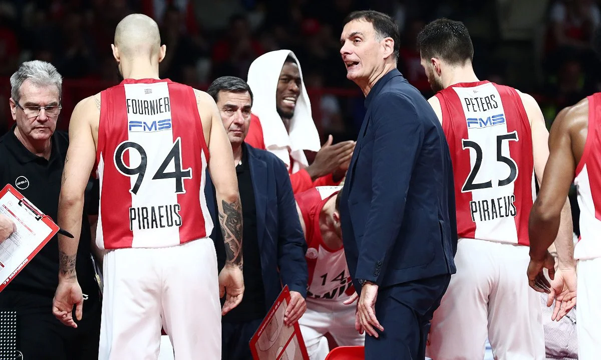 Έχει λόγο ο Ολυμπιακός να ανησυχεί για την «κοιλιά» που κάνει; Όχι γιατί είναι καλό να έχει περίοδο κάμψης τώρα παρά από τα πλέι οφ και μετά.