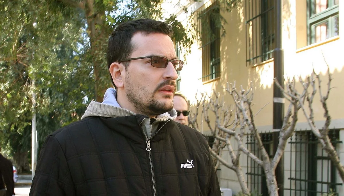 Σωκράτης Γκιόλιας: Η ατιμώρητη - ακόμα - δολοφονία του ήταν το προοίμιο για μια χώρα που η αλήθεια κατάντησε επικίνδυνη και απαγορευμένη.