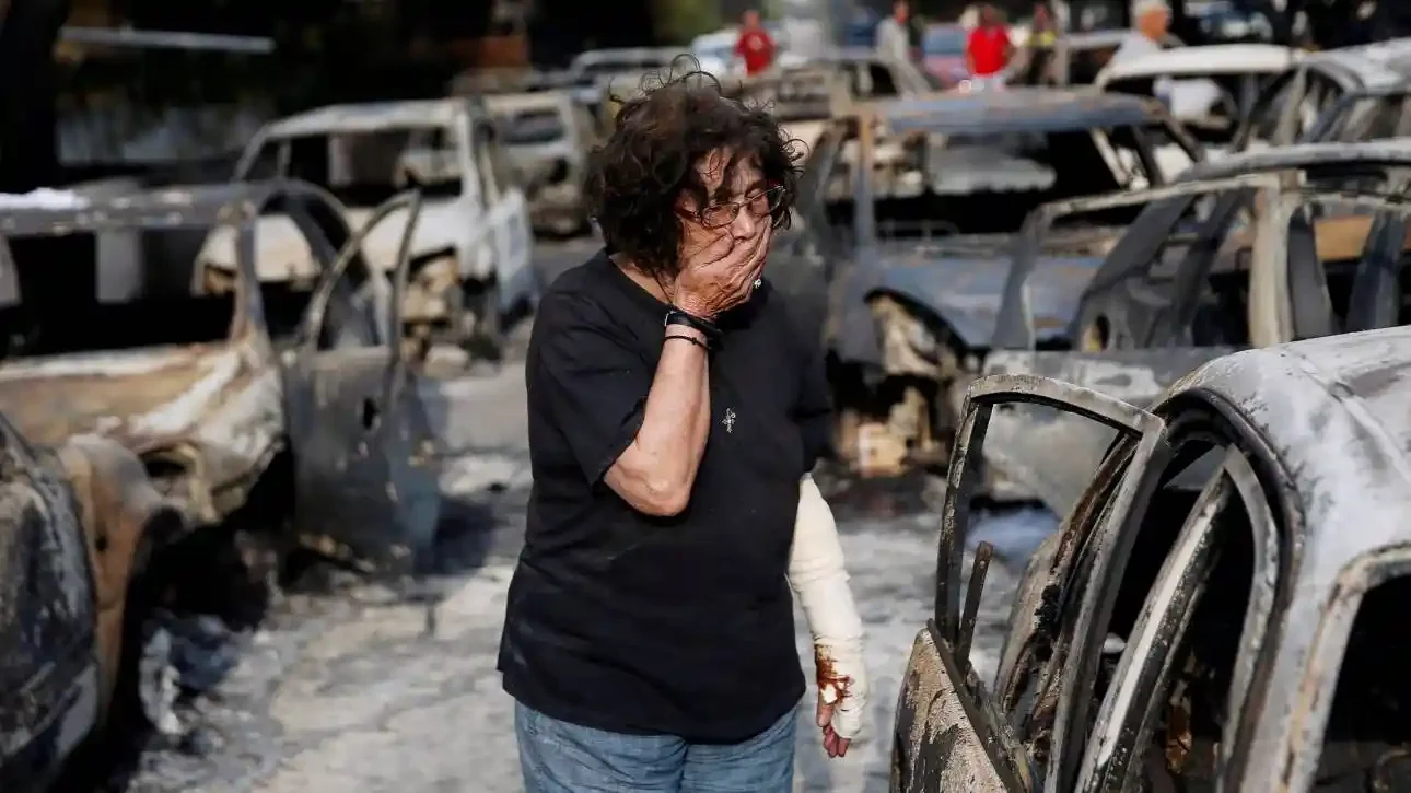 Όσο δεν αποδίδεται δικαιοσύνη για το έγκλημα στο Μάτι, η μυρωδιά μιας καμένης δημοκρατίας θα ζώνει πάντα την Ελλάδα.
